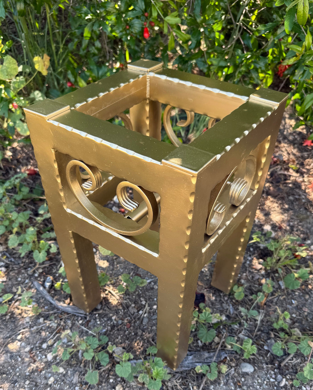 Best Indoor Metal Plant Stands for Modern Homes (2026 Guide)