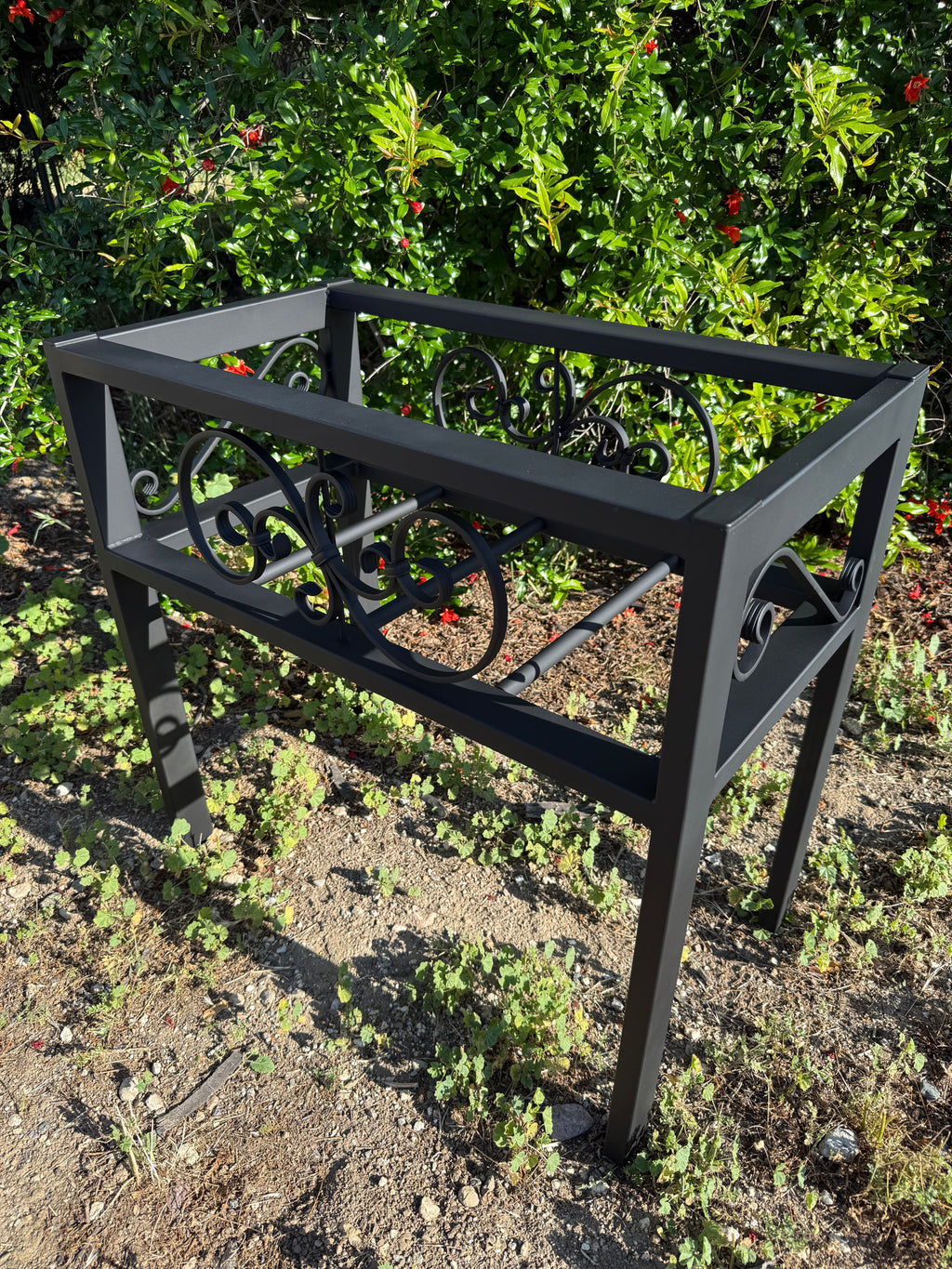 Large Metal Plant Stand Indoor Outdoor – Modern Steel Planter Box Stand (Black, Gold, Bronze)
