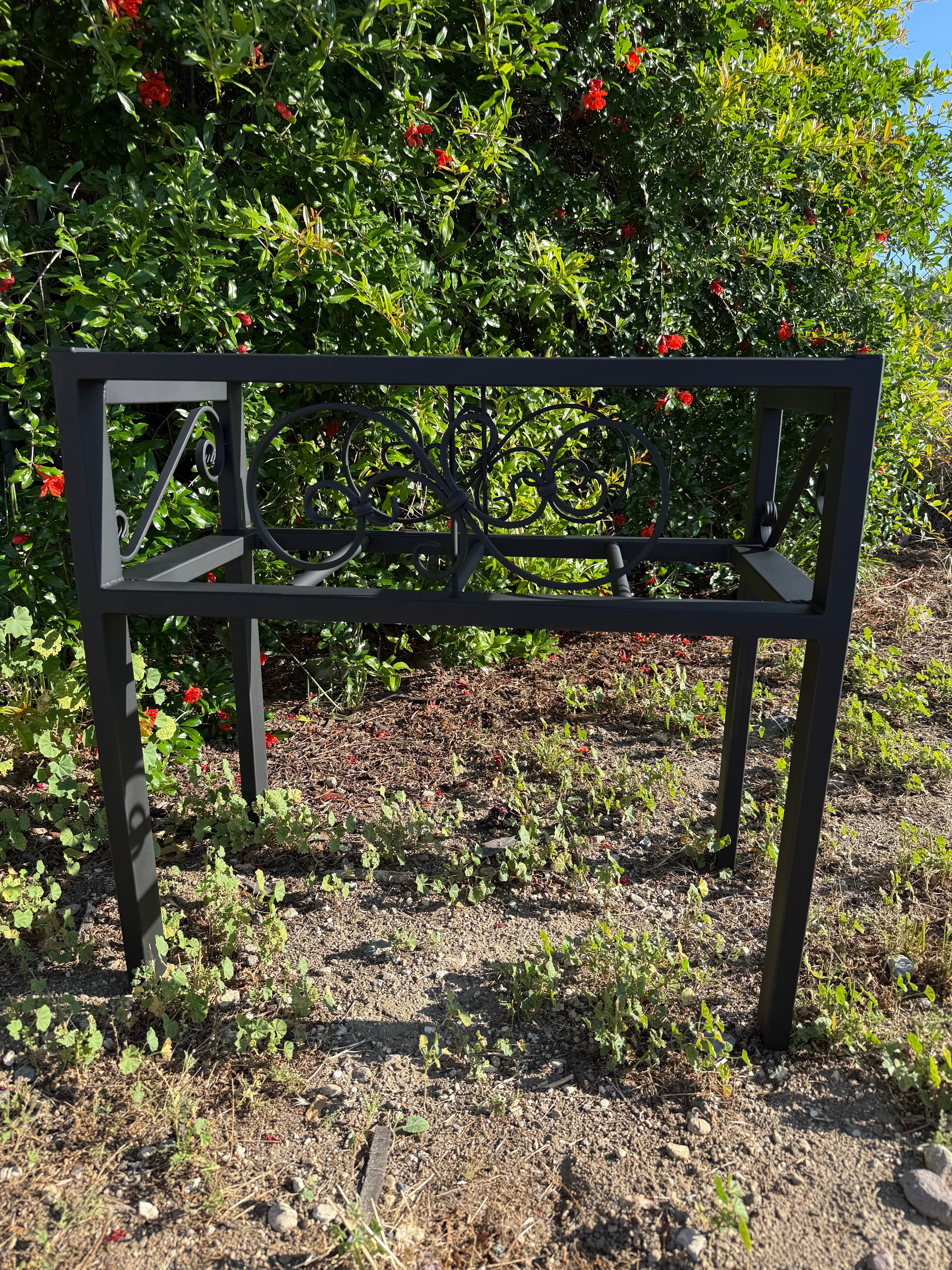 Large Metal Plant Stand Indoor Outdoor – Modern Steel Planter Box Stand (Black, Gold, Bronze)