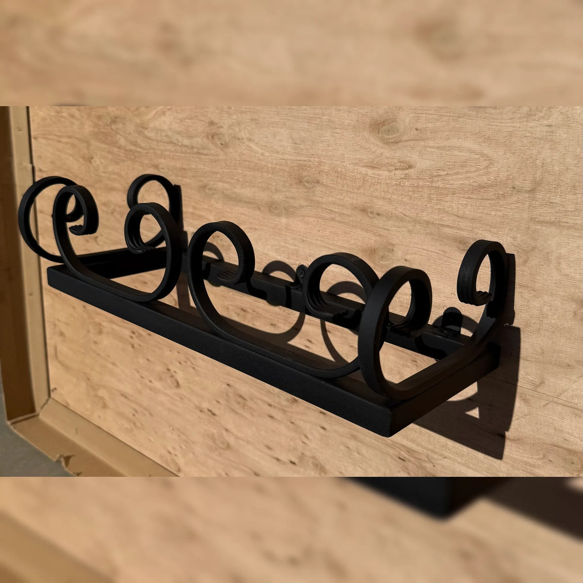 Thin U-Shaped Scroll Planter Stand
