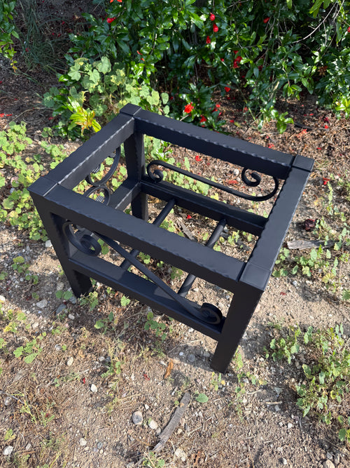 Metal Plant Stand Indoor Outdoor – Hammered Steel Planter (Modern Design, USA Made)