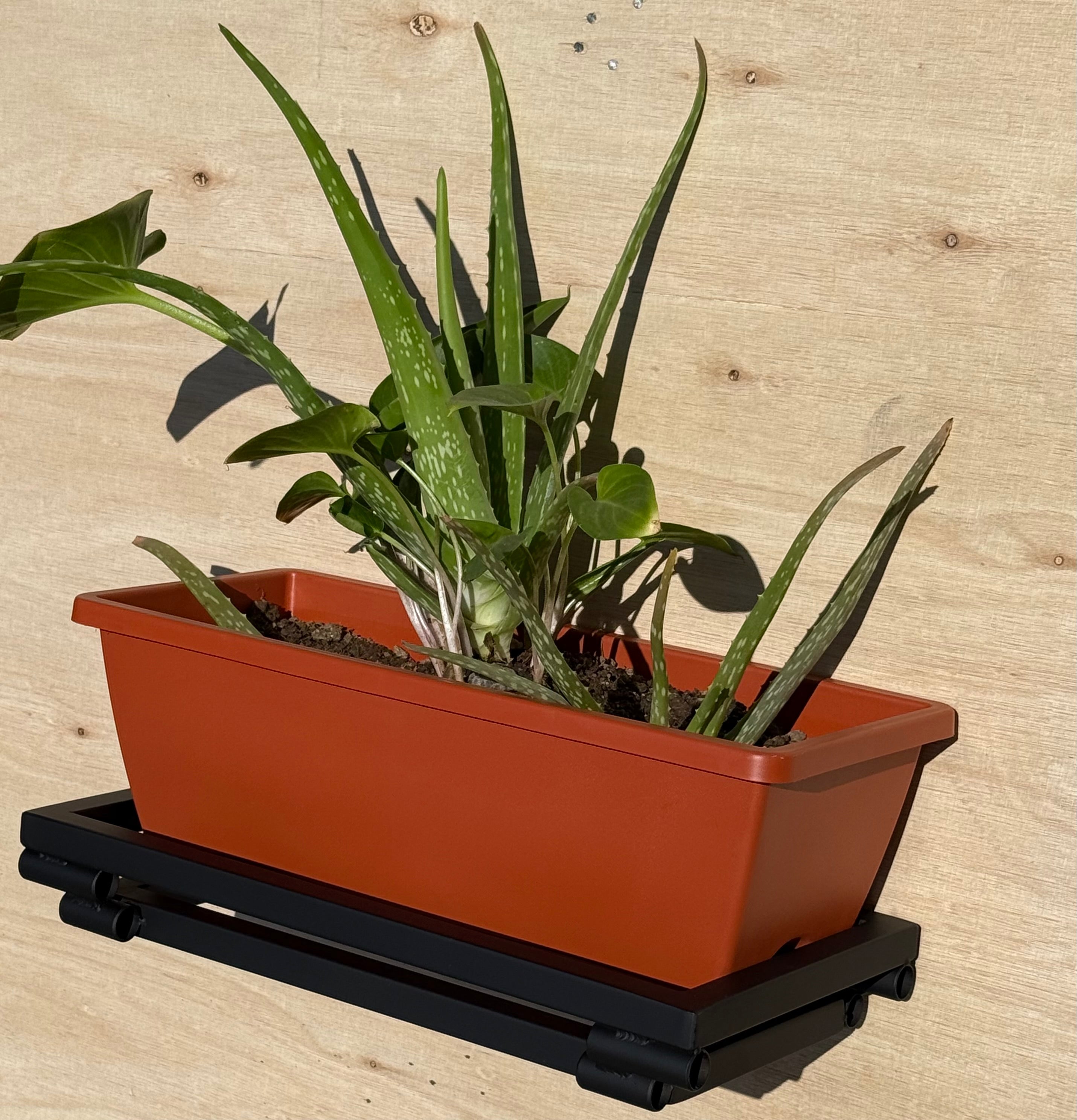 Wall Mounted Metal Planter – Indoor Outdoor Hanging Plant Shelf (Steel, Modern Design)